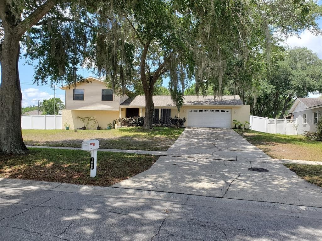 1009 LAKE HAVEN DRIVE LUTZ, FL 33559