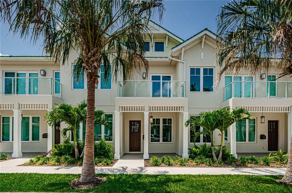 12 COUNTRY CLUB LANE UNIT 402 BELLEAIR, FL 33756