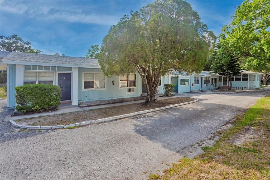 1102 SUNSET POINT ROAD UNIT 2 CLEARWATER, FL 33755
