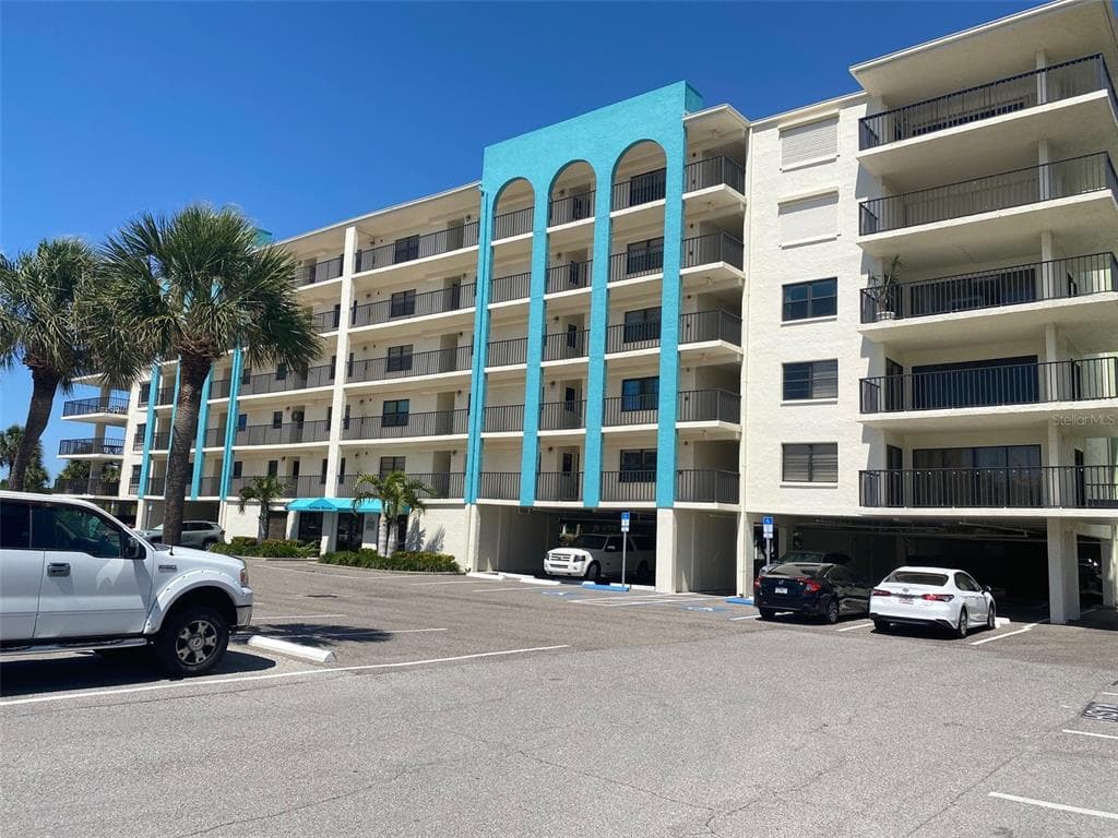 19531 GULF BOULEVARD UNIT 411 INDIAN SHORES, FL 33785