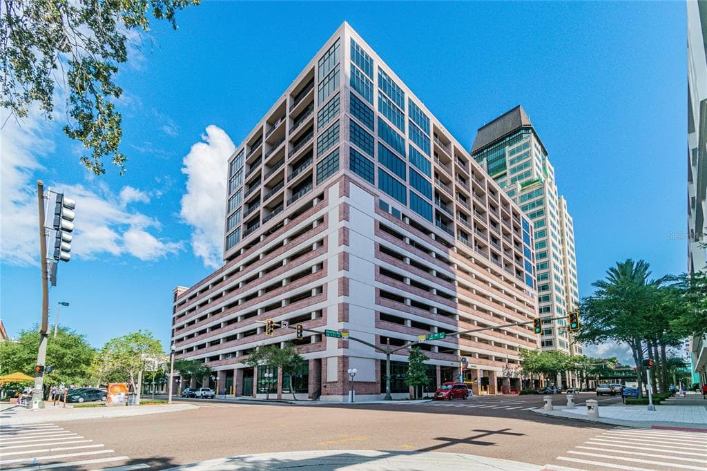 175 2ND STREET S UNIT 916 ST PETERSBURG, FL 33701