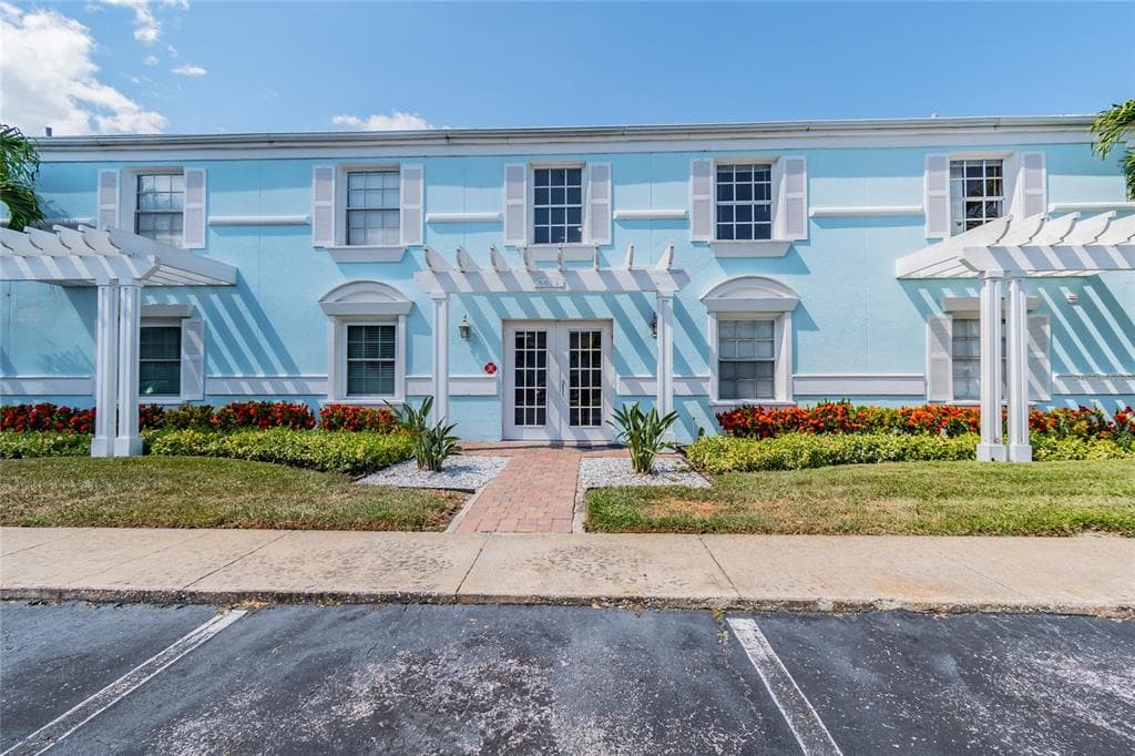 5072 STARFISH DRIVE SE UNIT F ST PETERSBURG, FL 33705