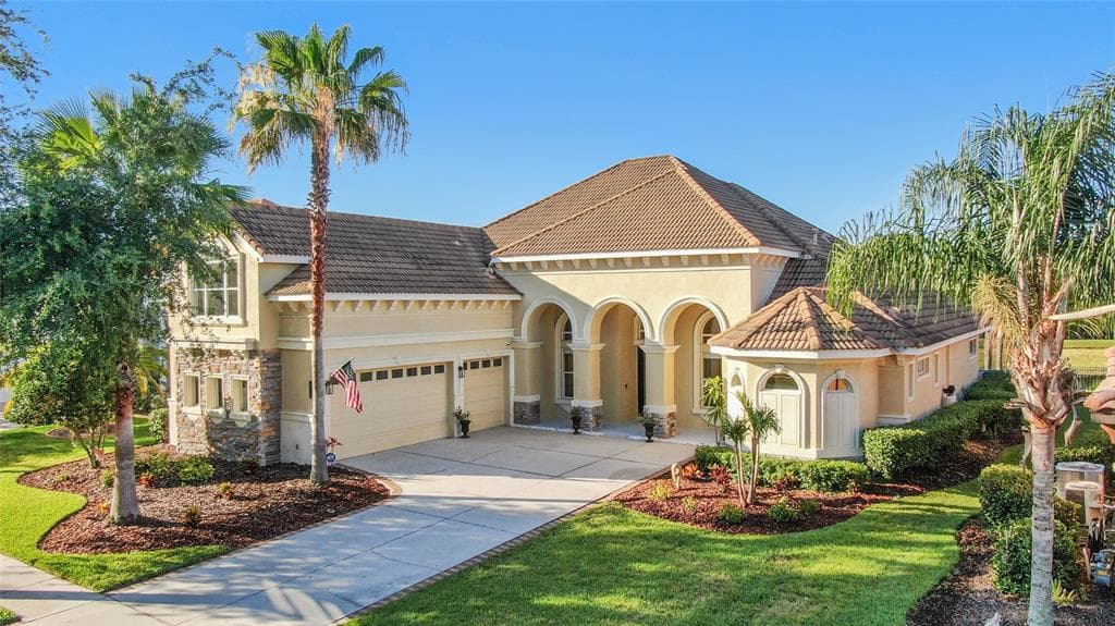 8323 WINDSOR BLUFF DRIVE TAMPA, FL 33647