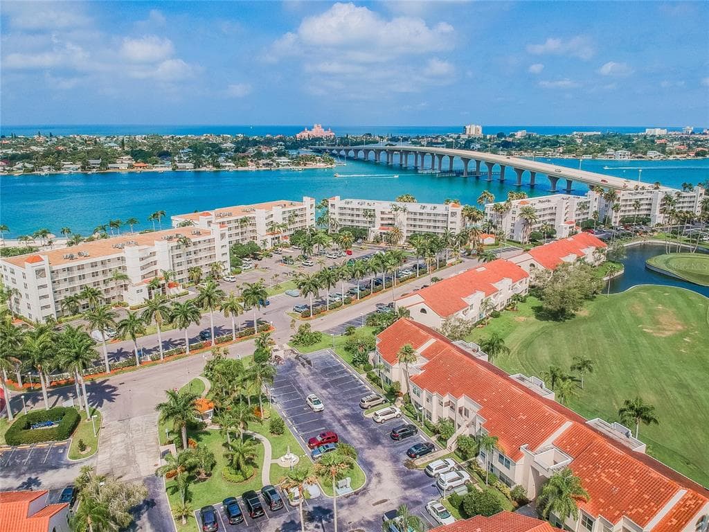 6021 BAHIA DEL MAR CIRCLE UNIT 340 ST PETERSBURG, FL 33715