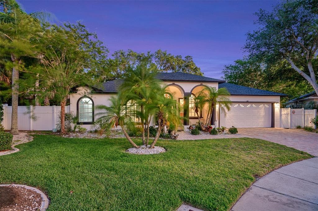 9225 143RD LANE SEMINOLE, FL 33776