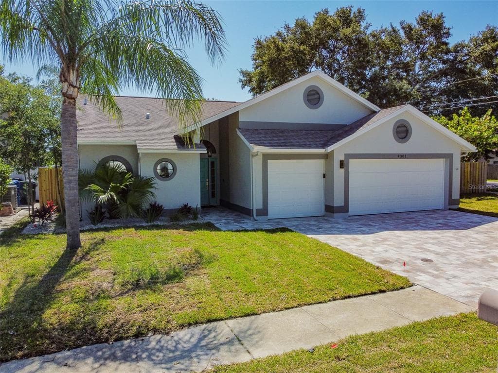 8301 WRENS WAY LARGO, FL 33773