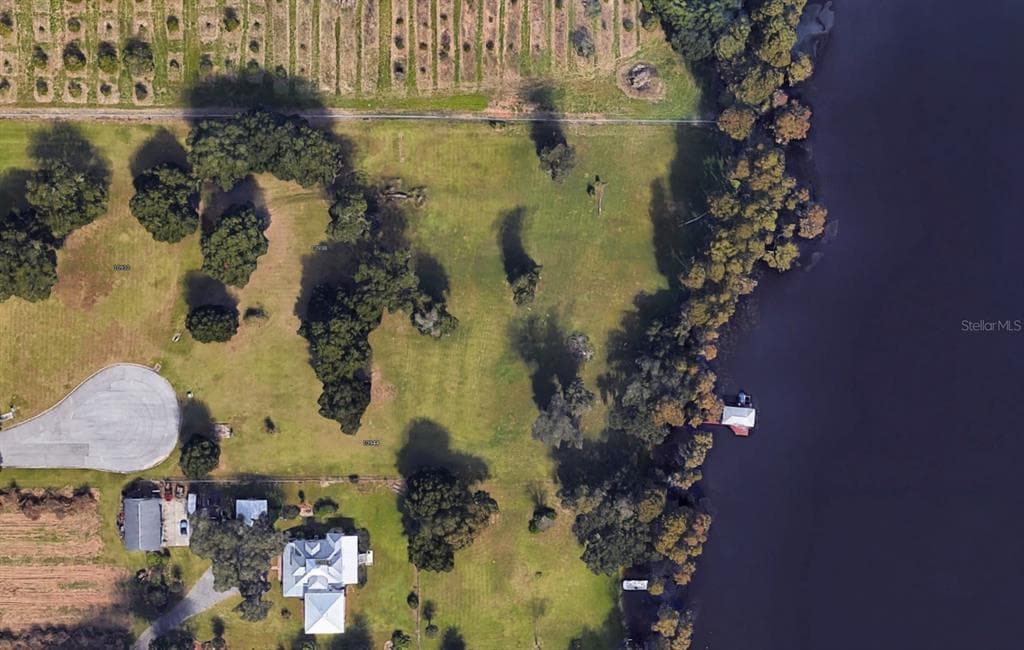 10938 FLINT ESTATES DRIVE THONOTOSASSA, FL 33592