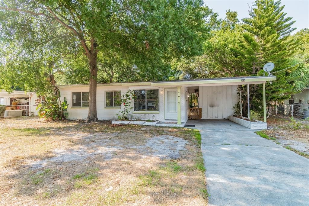 2919 W AVERILL AVENUE TAMPA, FL 33611