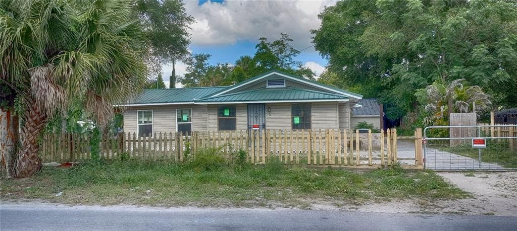 9502 N 10TH STREET TAMPA, FL 33612
