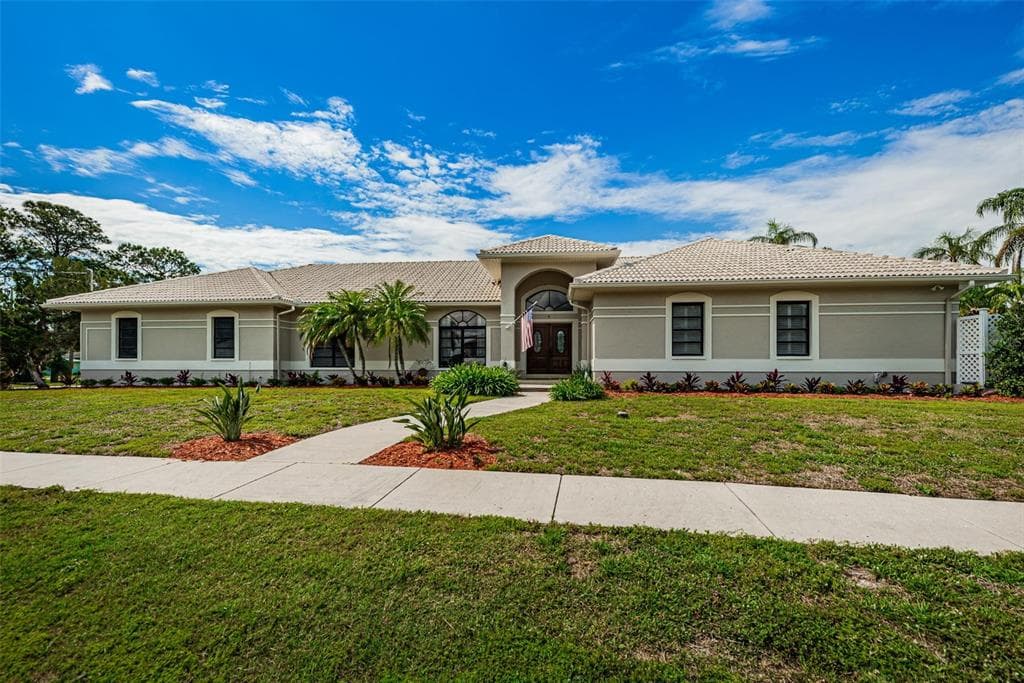 1 SUNNY POINT TERRACE OLDSMAR, FL 34677