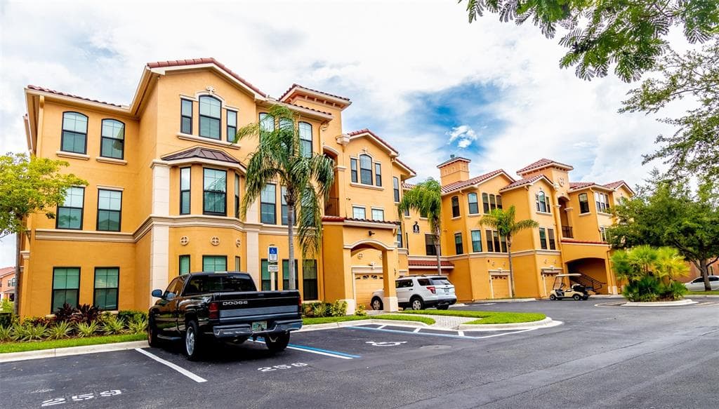 2723 VIA CAPRI UNIT 827 CLEARWATER, FL 33764