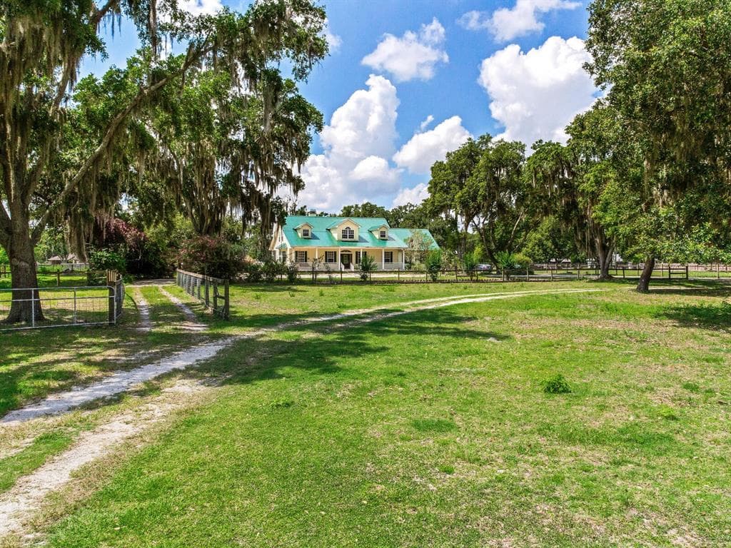 2915 MCGEE ROAD PLANT CITY, FL 33565