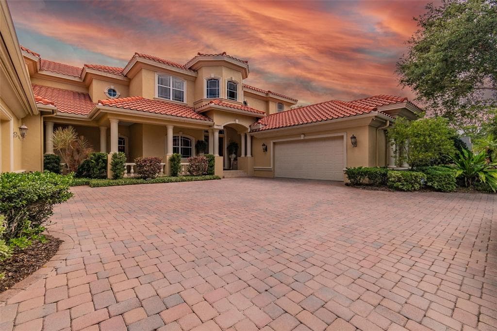 2861 ROEHAMPTON CLOSE