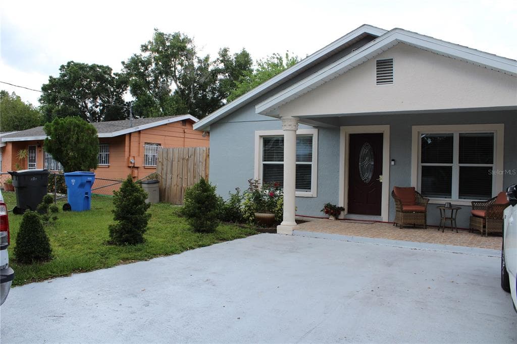 3915 DEL VALLE AVENUE TAMPA, FL 33614