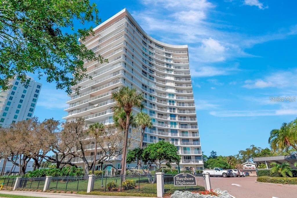 2611 BAYSHORE BOULEVARD UNIT 1207 TAMPA, FL 33629