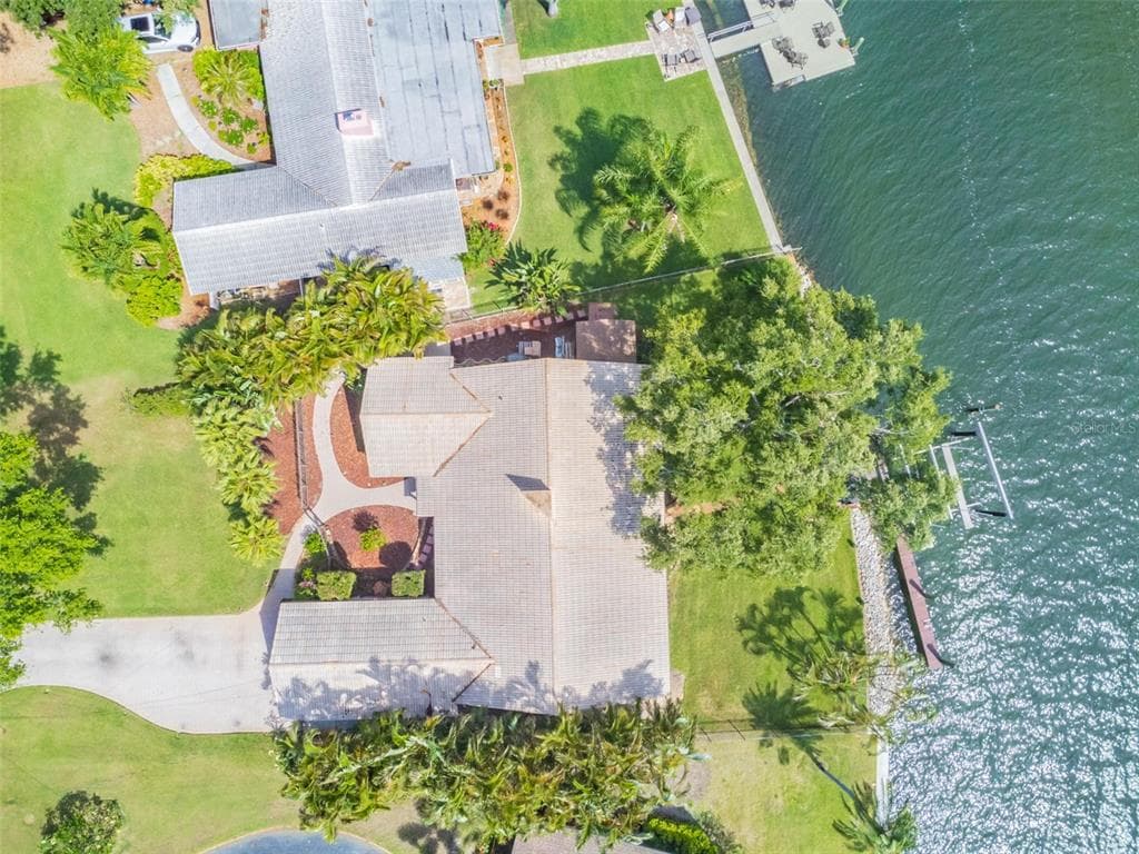 4810 PARADISE WAY S ST PETERSBURG, FL 33705