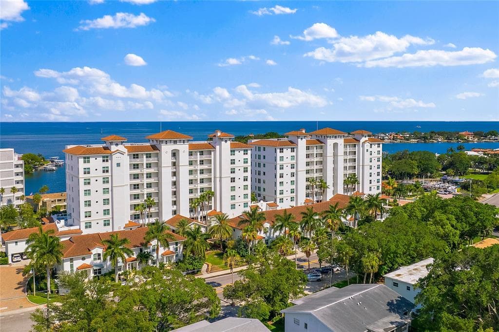 1325 SNELL ISLE BOULEVARD NE UNIT 608 ST PETERSBURG, FL 33704