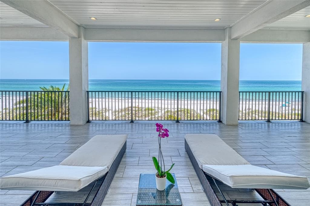 18224 SUNSET BOULEVARD REDINGTON SHORES, FL 33708