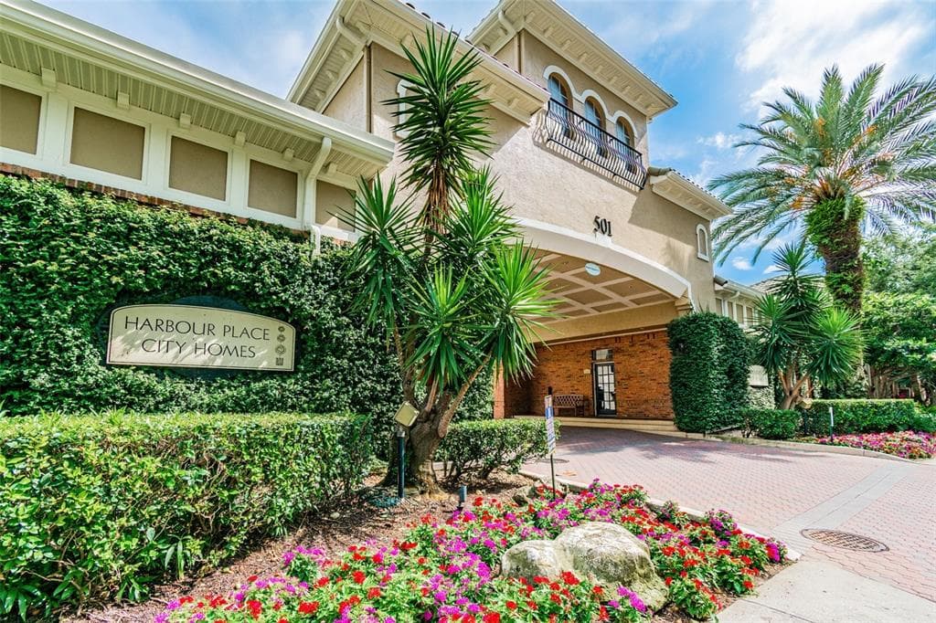 501 KNIGHTS RUN AVENUE UNIT 1235 TAMPA, FL 33602