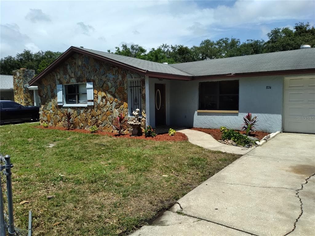 8744 CANDLEWICK LANE