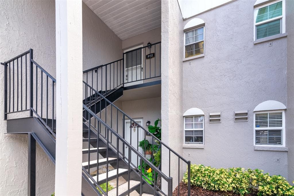 4507 S OAK DRIVE UNIT P22 TAMPA, FL 33611
