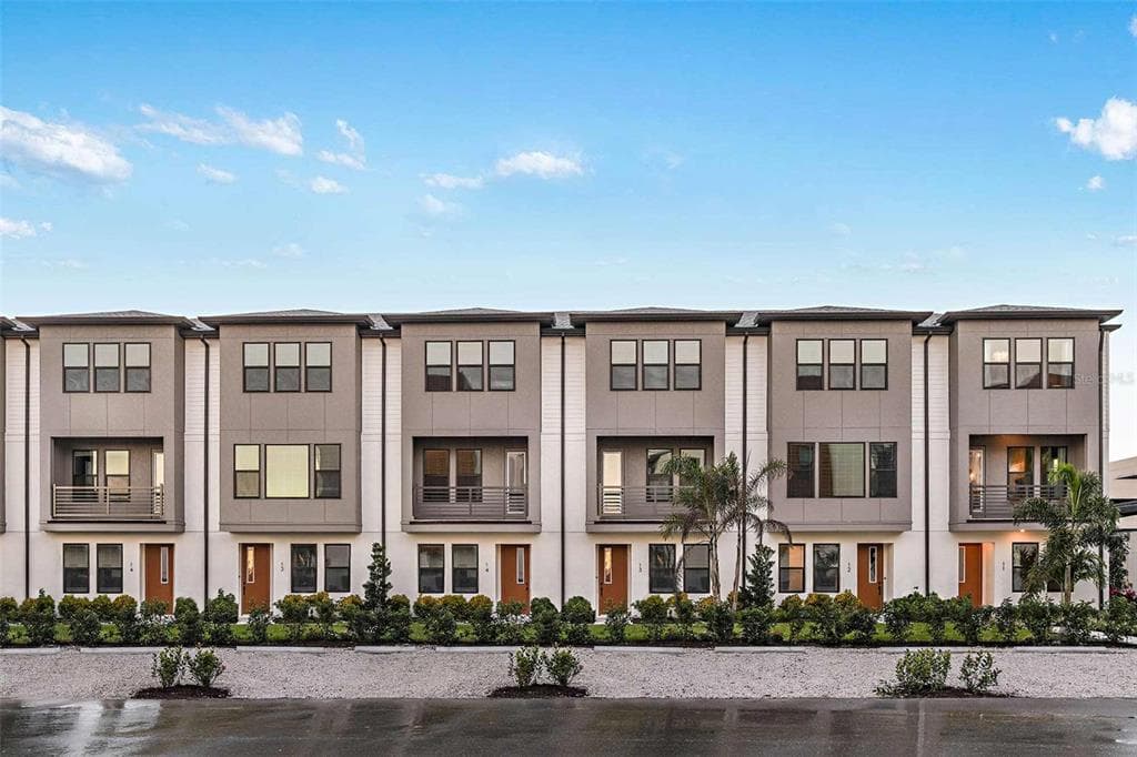2511 N GRADY AVENUE UNIT 40 TAMPA, FL 33607