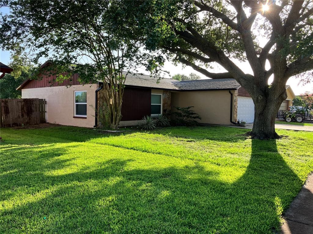 1424 FOXBORO DRIVE BRANDON, FL 33511