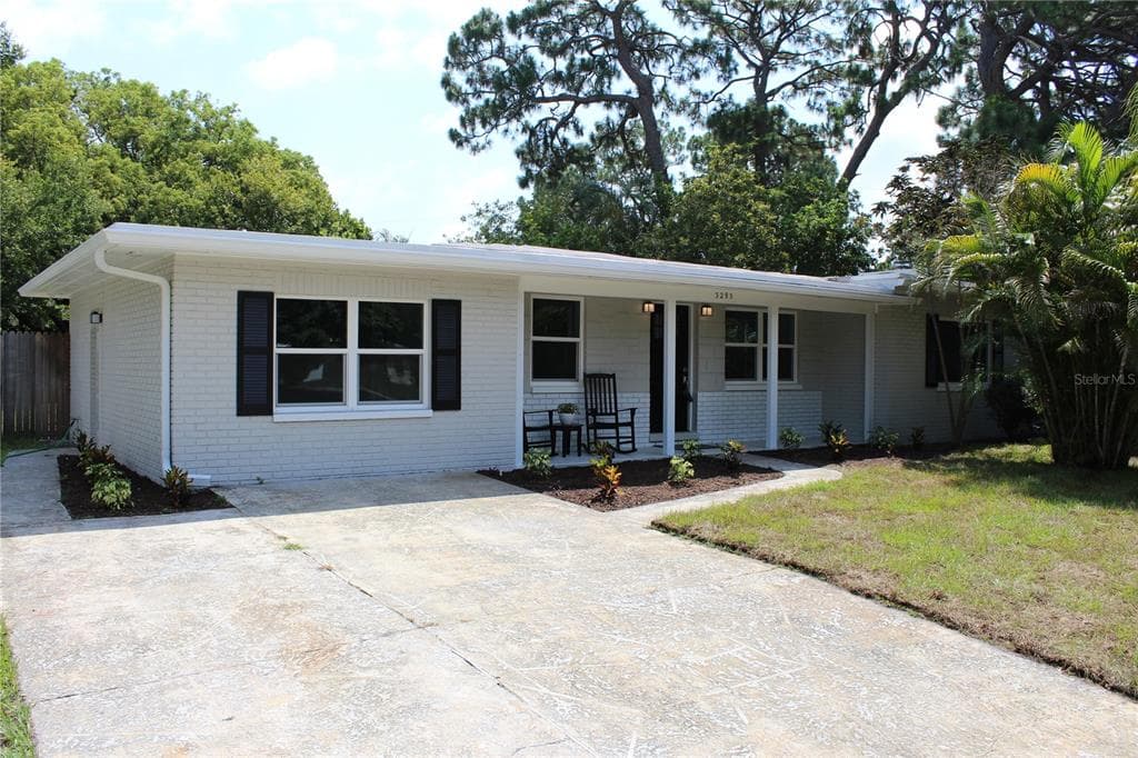 3295 56TH STREET N ST PETERSBURG, FL 33710