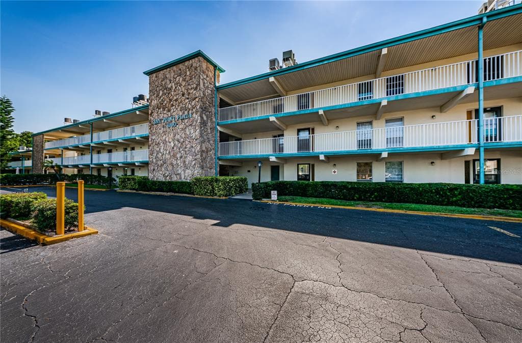 6100 12TH STREET S UNIT 109 ST PETERSBURG, FL 33705