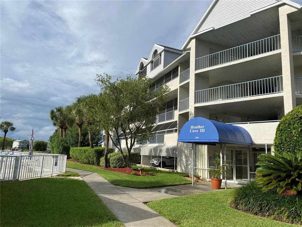 5567 SEA FOREST DRIVE UNIT 221 NEW PORT RICHEY, FL 34652
