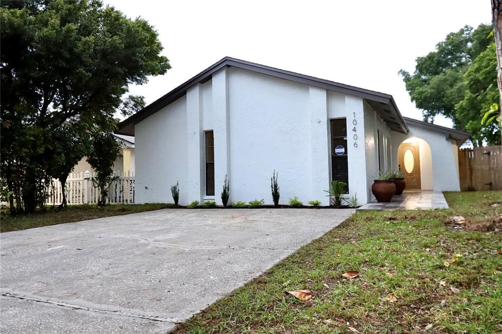 10406 ROSEMOUNT DRIVE TAMPA, FL 33624
