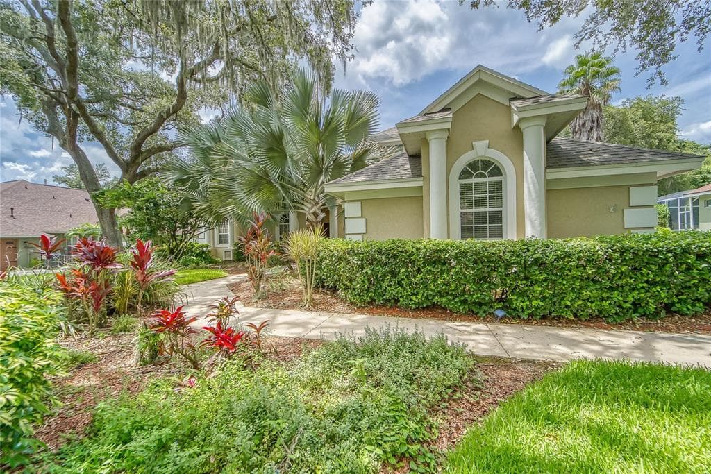 4914 SYLVAN OAKS DRIVE