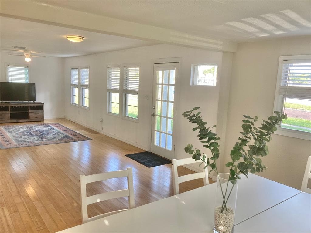 102 E FLORA STREET TAMPA, FL 33604