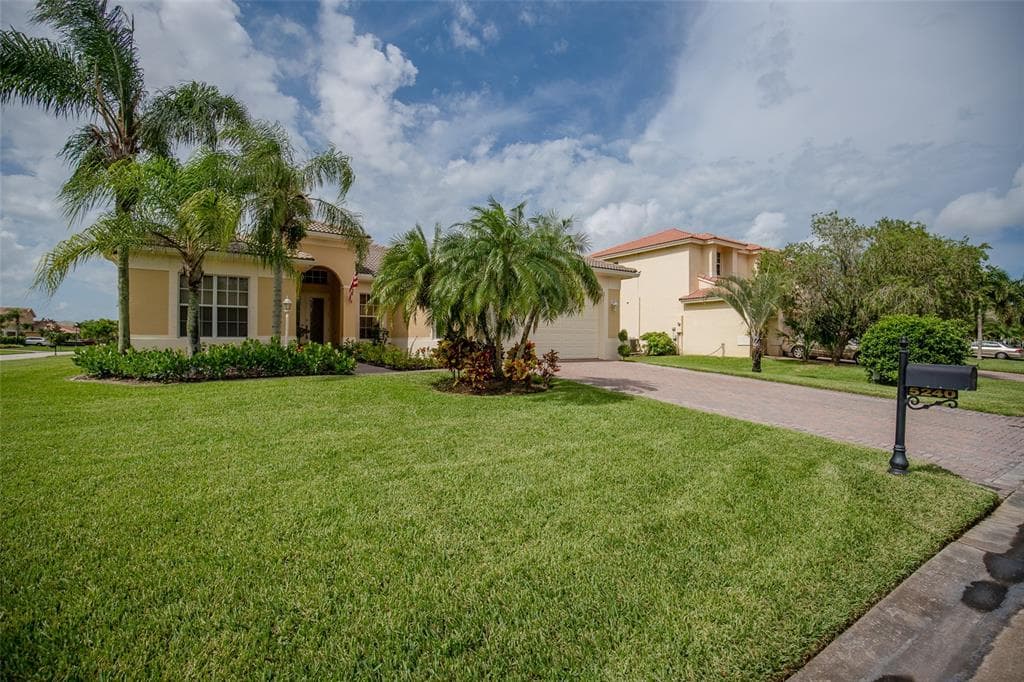 5240 TOPAZ LANE SW VERO BEACH, FL 32968