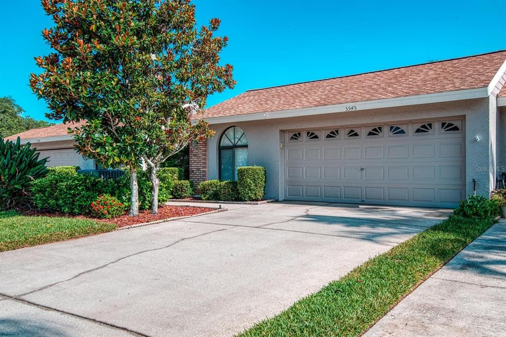 5545 SALEM SQUARE DRIVE S PALM HARBOR, FL 34685