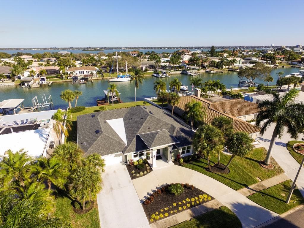 695 ISLAND WAY