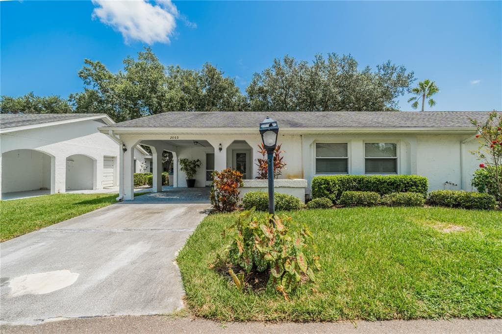 2003 HAMPSTEAD CIRCLE UNIT 2003 SUN CITY CENTER, FL 33573