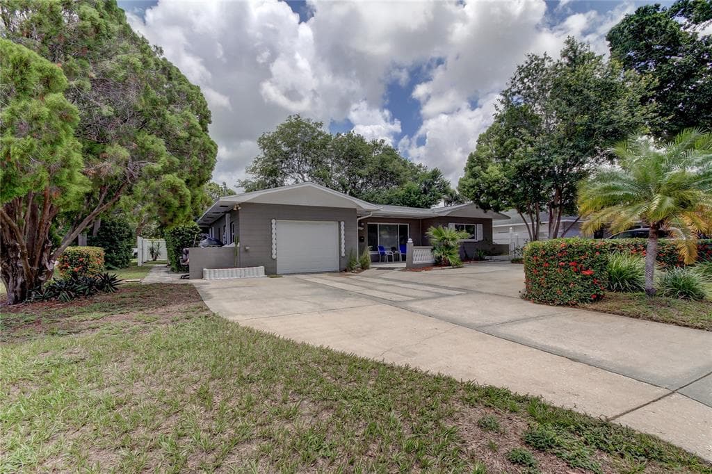 4059 26TH AVENUE N ST PETERSBURG, FL 33713