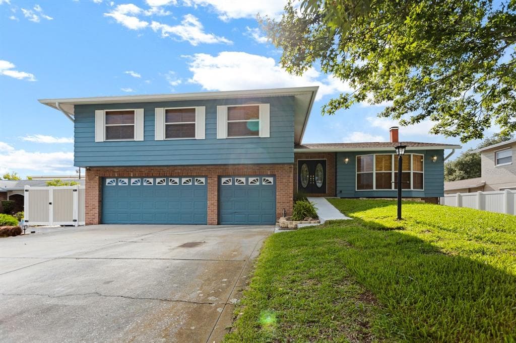 8273 131ST WAY SEMINOLE, FL 33776