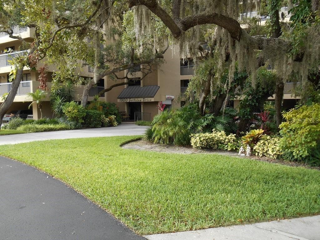 1941 GOLFVIEW DRIVE UNIT 1941 TARPON SPRINGS, FL 34689