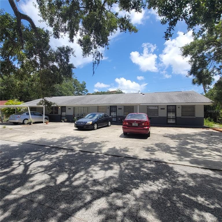 10666 DIXON DRIVE SEMINOLE, FL 33772