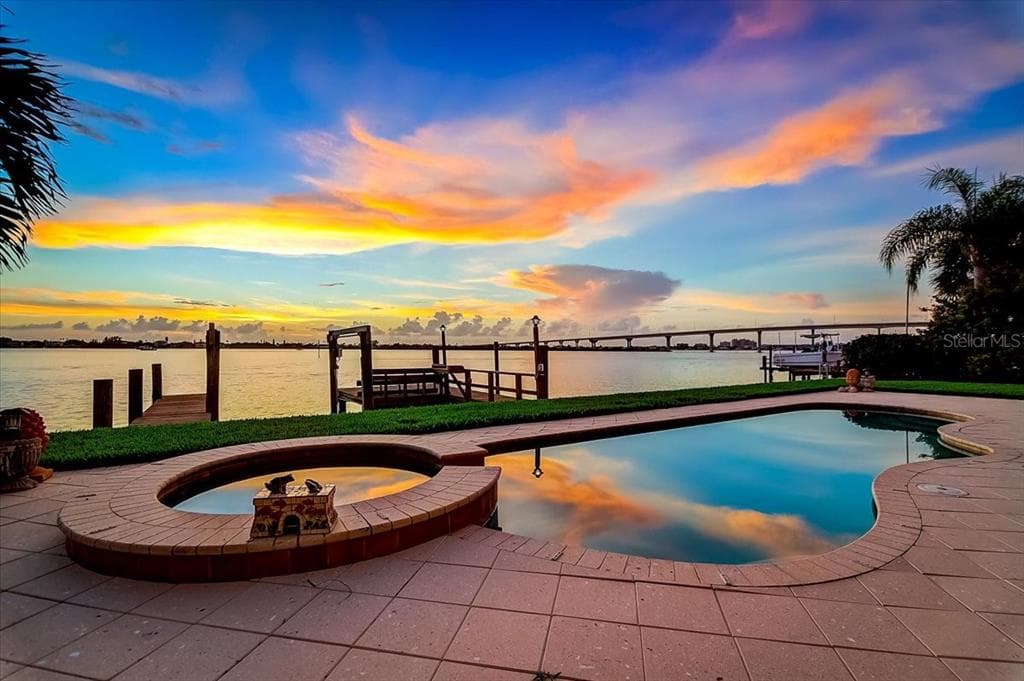 214 DRIFTWOOD LANE