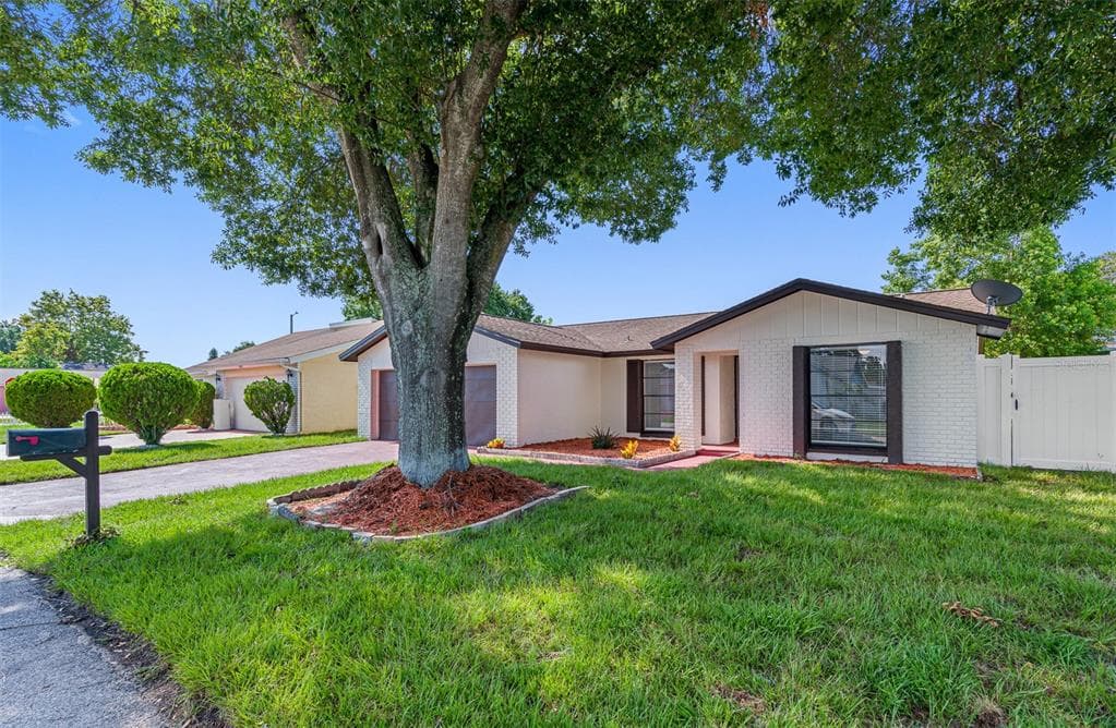 9404 ENBROOK COURT TAMPA, FL 33615