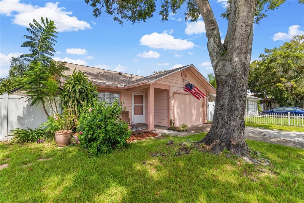 1804 PINECONE WAY