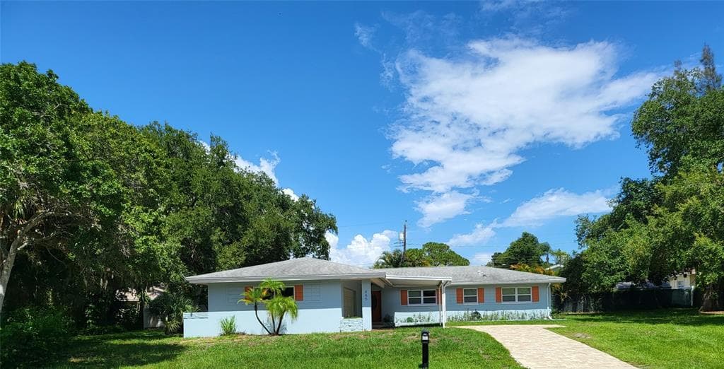 665 CRESCENT DRIVE