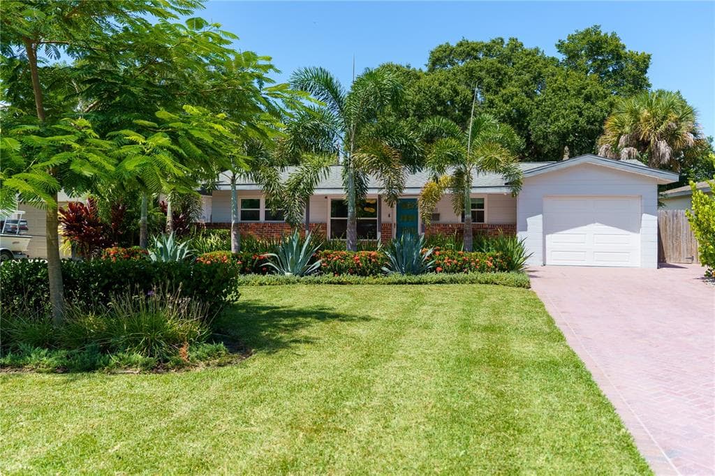 4511 VENETIAN BOULEVARD NE ST PETERSBURG, FL 33703