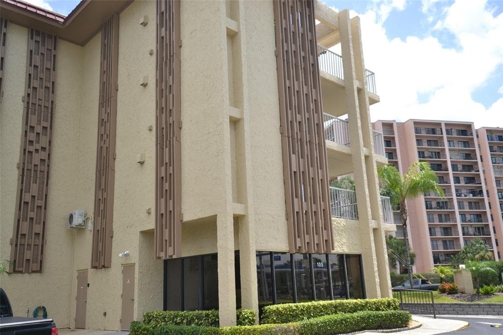 105 ISLAND WAY UNIT 148