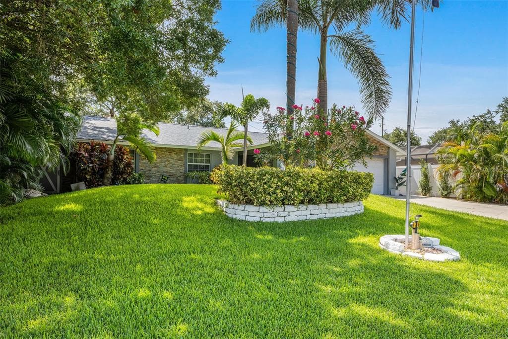 1148 GLENWOOD DRIVE DUNEDIN, FL 34698