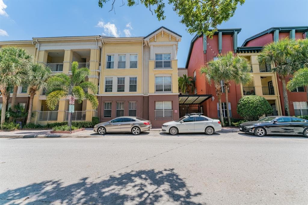 2440 W HORATIO STREET UNIT 1010 TAMPA, FL 33609