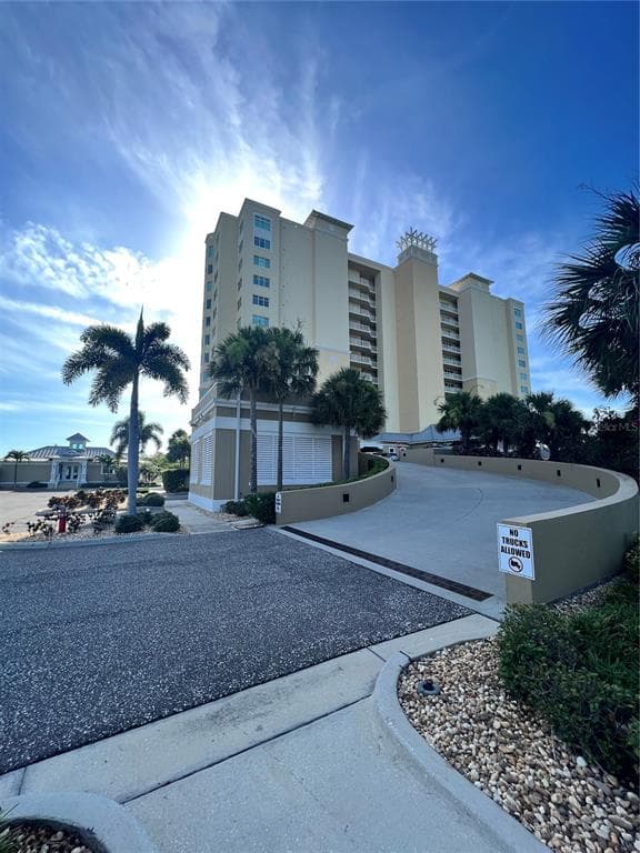 10851 MANGROVE CAY LANE NE UNIT 711 ST PETERSBURG, FL 33716